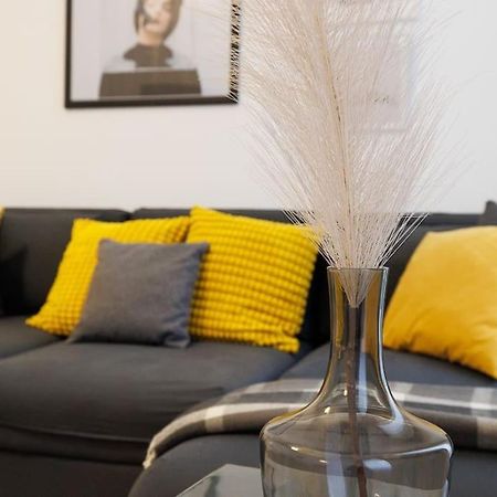 Franz 21 - Typical Viennese Apartment In The Heart Of เวียนนา ภายนอก รูปภาพ