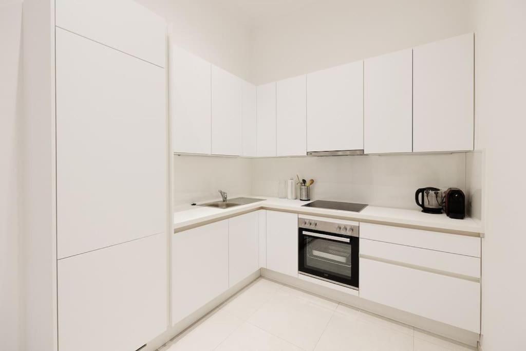 Franz 21 - Typical Viennese Apartment In The Heart Of เวียนนา ภายนอก รูปภาพ